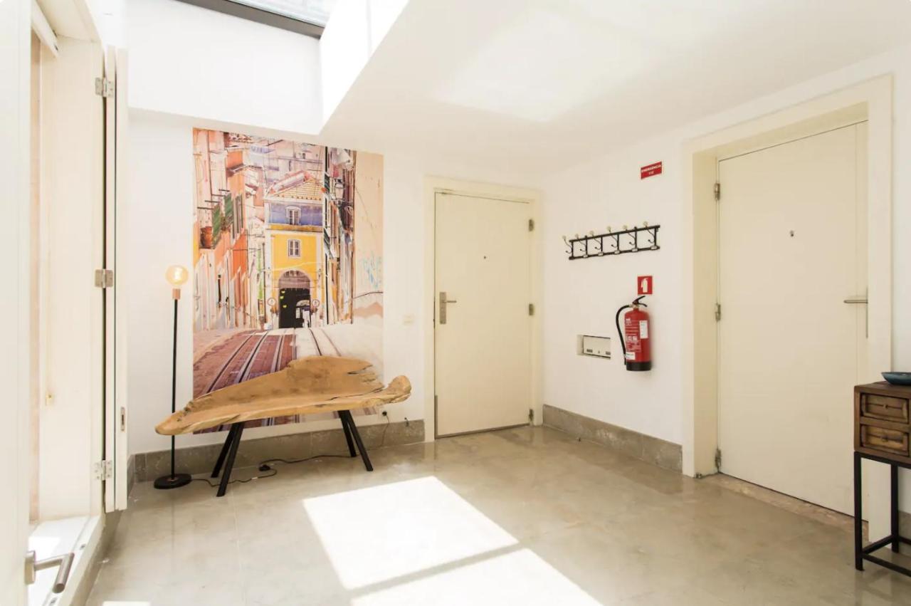 דירות ליסבון Beautiful 3-Story House In Chiado With A 40M² Private Terrace מראה חיצוני תמונה