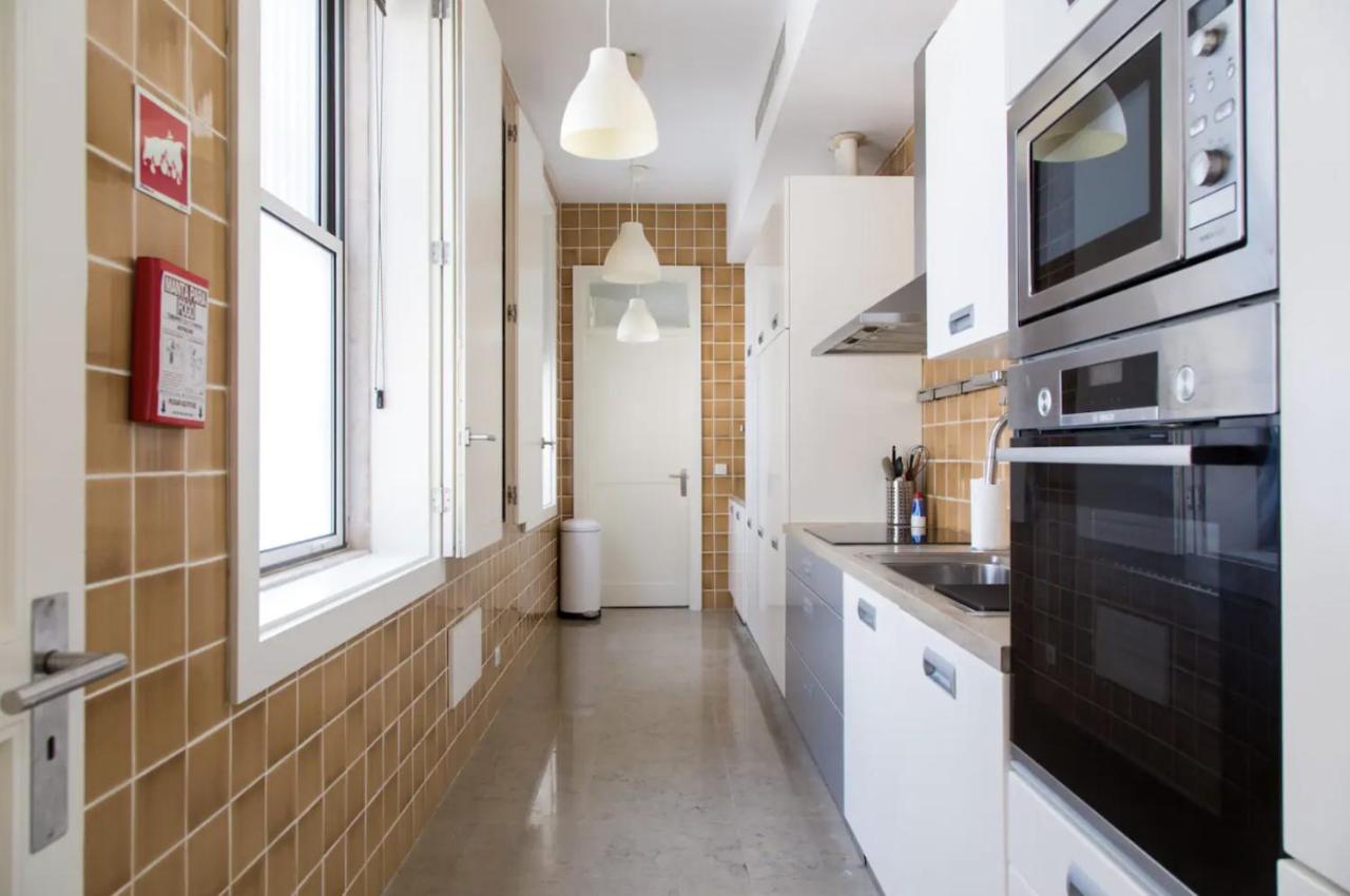 דירות ליסבון Beautiful 3-Story House In Chiado With A 40M² Private Terrace מראה חיצוני תמונה
